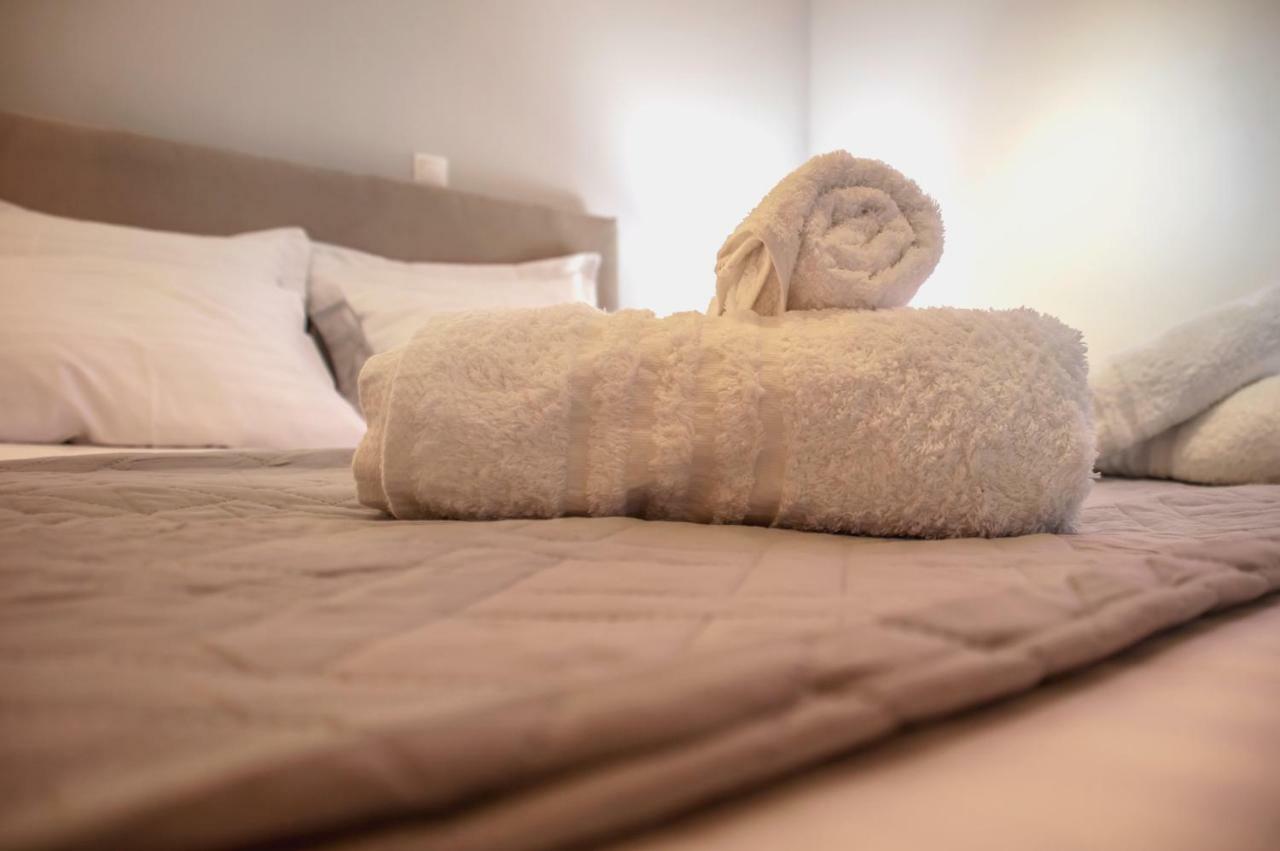Kamares Suites 卡拉马塔 外观 照片