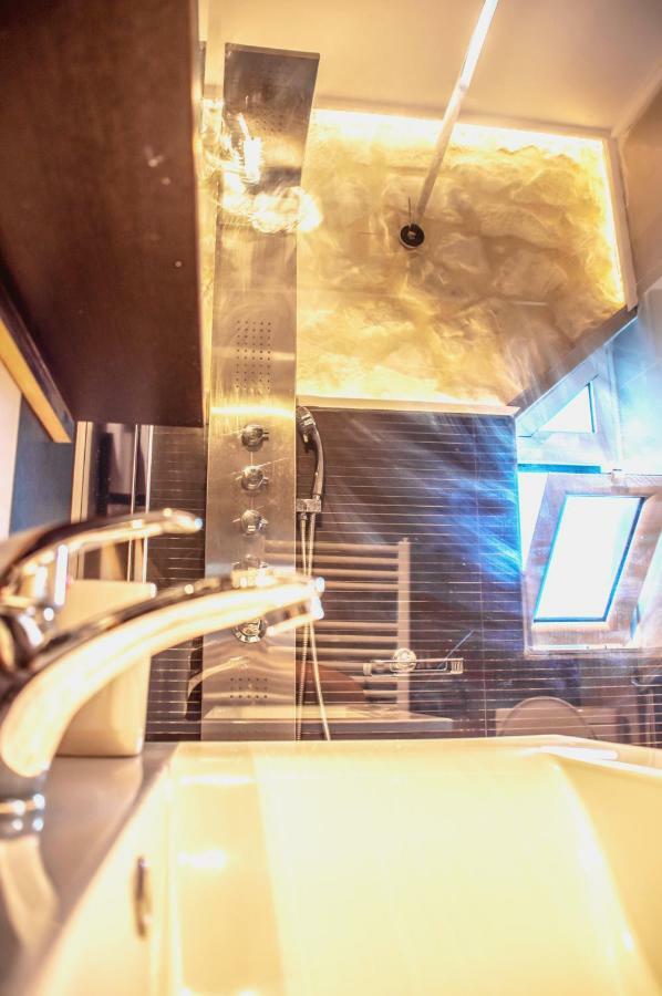 Kamares Suites 卡拉马塔 外观 照片