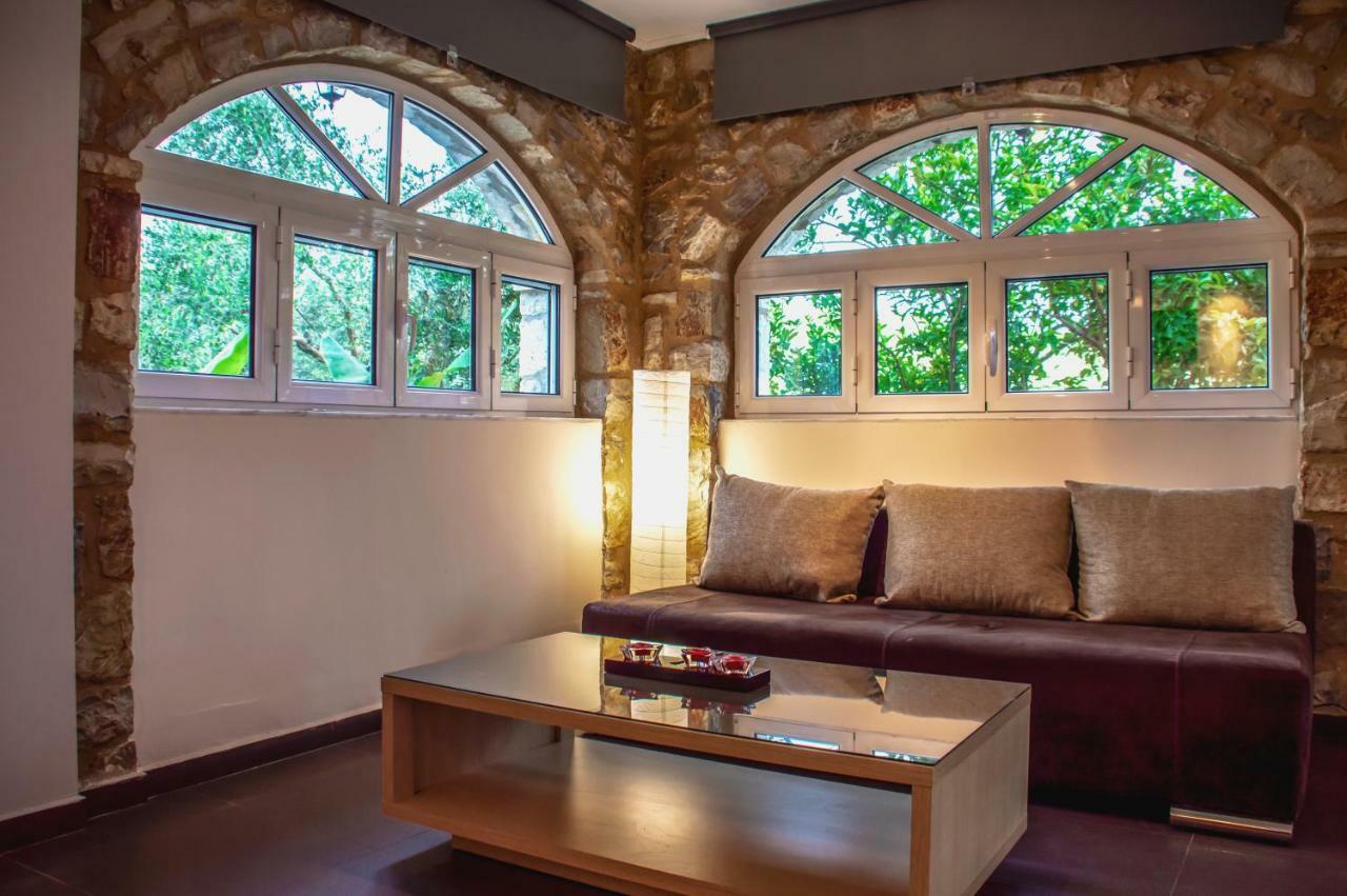 Kamares Suites 卡拉马塔 外观 照片