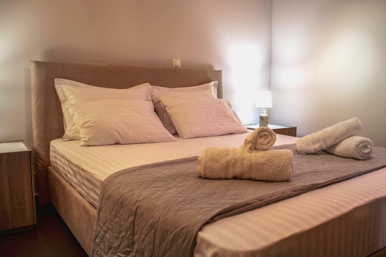 Kamares Suites 卡拉马塔 外观 照片
